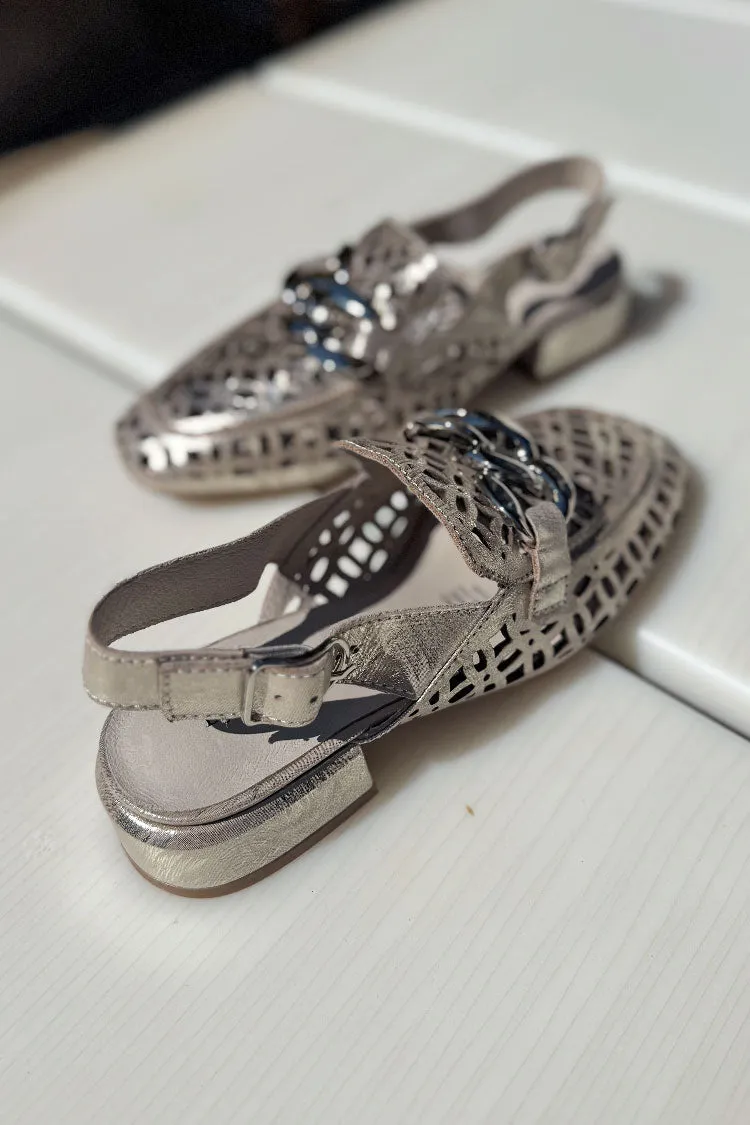Vooper Argento Scratch Leather Low Heels